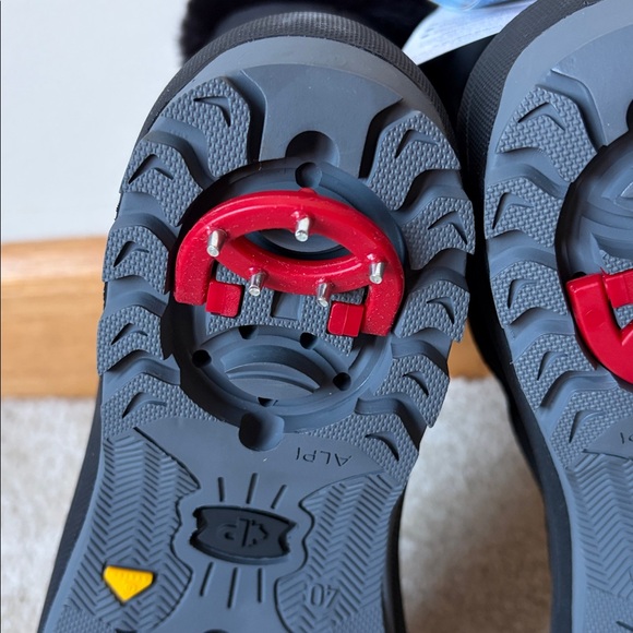 Pajar Women’s Moscou Black Ice Grip Waterproof Boots Faux Fur Lined 9 NIB NWT - Picture 5 of 7